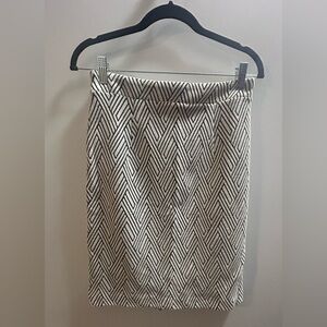 Banana Republic Black & White Geometric Pencil Skirt – Size 0